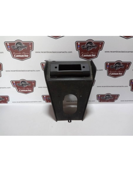 MUEBLE DE RADIO RENAULT 4,5,6,7 ???? (ALTO 34 cms ANCHO 24 cms)