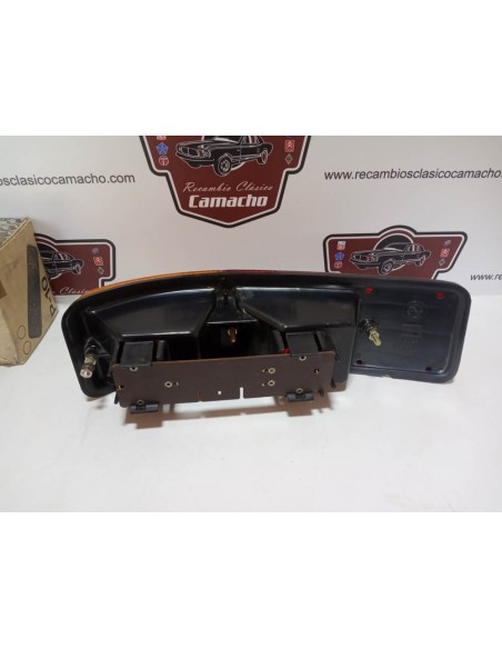 PILOTO TRASERO DERECHO BASE NEGRA SEAT 127 (GEMO)