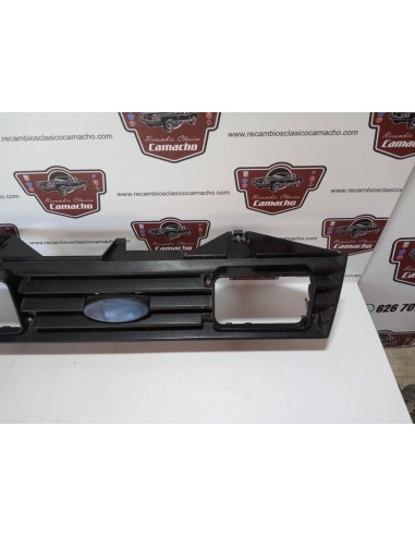 REJILLA DELANTERA FORD ESCORT MK3 PARA ANTINIEBLAS HELLA