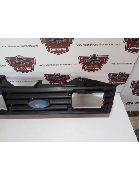 REJILLA DELANTERA FORD ESCORT MK3 PARA ANTINIEBLAS HELLA
