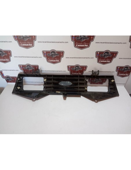 REJILLA DELANTERA FORD ESCORT MK3 PARA ANTINIEBLAS HELLA