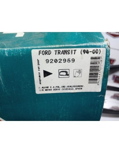 ESPEJO RETROVISOR DERECHO FORD TRANSIT (DEL 94 AL 2000)