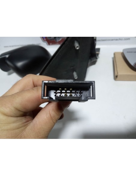 ESPEJO RETROVISOR DERECHO VW POLO (DEL 97 A 2001)