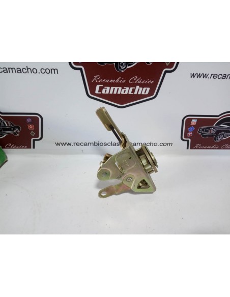 CERRADURA PUERTA DELANTERA DERECHA SEAT 850 (PALANCA CORTA)