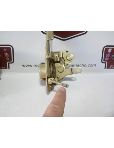 CERRADURA PUERTA DELANTERA DERECHA SEAT 850 (PALANCA LARGA)