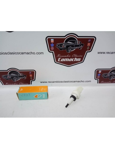INTERRUPTOR LUZ DE FRENO FIAT UNO , DUCATO,LANCIA Y 10, DELTA,ETC