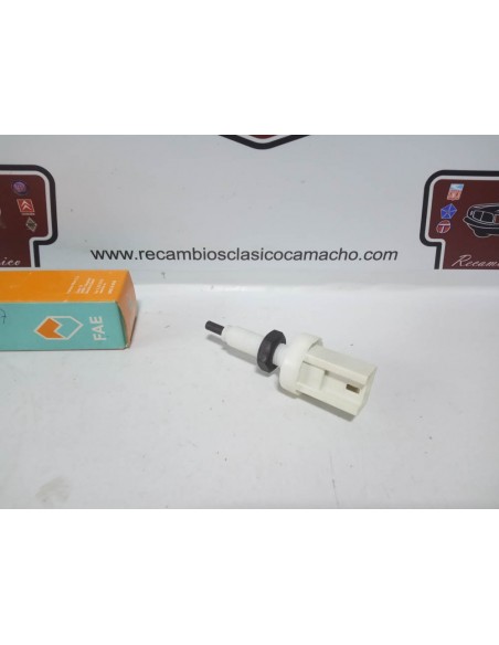 INTERRUPTOR LUZ DE FRENO FIAT UNO , DUCATO,LANCIA Y 10, DELTA,ETC