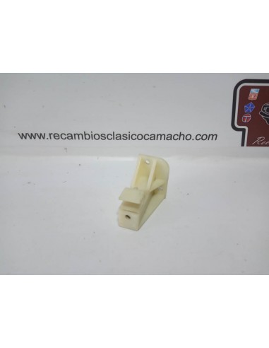 SOPORTE FARO DERECHO COCO RENAULT 5 Y 7 (GRAPA ABIERTA)