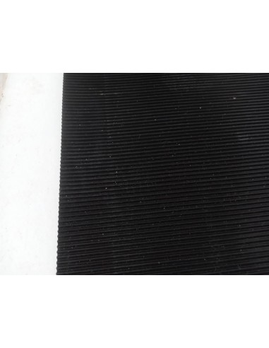 ALFOMBRILLA DE GOMA DELANTERA RENAULT 4 (RAYAS FINAS)