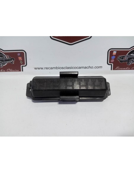CAJA DE FUSIBLES SEAT 127 Y FURA (10 FUSIBLES Y 30 TERMINALES)