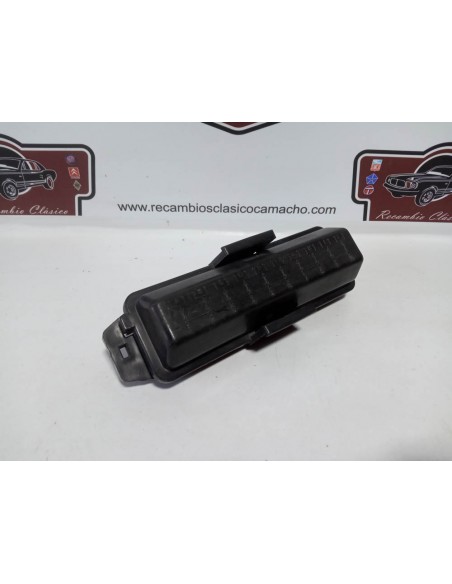 CAJA DE FUSIBLES SEAT 127 Y FURA (10 FUSIBLES Y 30 TERMINALES)