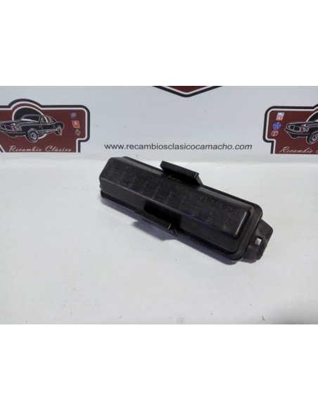 CAJA DE FUSIBLES SEAT 127 Y FURA (10 FUSIBLES Y 30 TERMINALES)