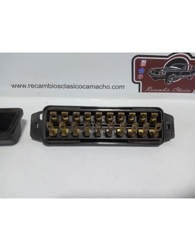 CAJA DE FUSIBLES SEAT 127 Y FURA (10 FUSIBLES Y 30 TERMINALES)