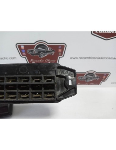 CAJA DE FUSIBLES SEAT 127 Y FURA (10 FUSIBLES Y 30 TERMINALES)