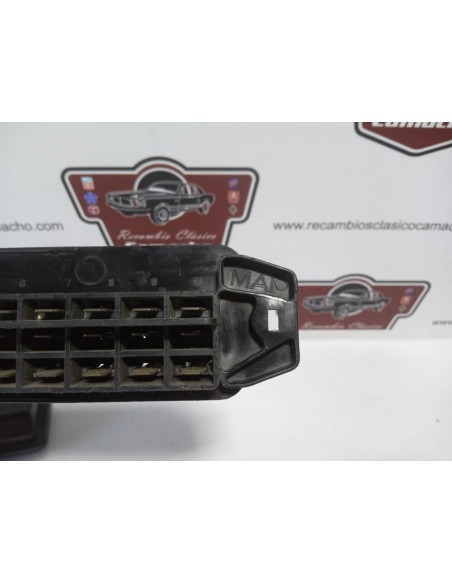 CAJA DE FUSIBLES SEAT 127 Y FURA (10 FUSIBLES Y 30 TERMINALES)