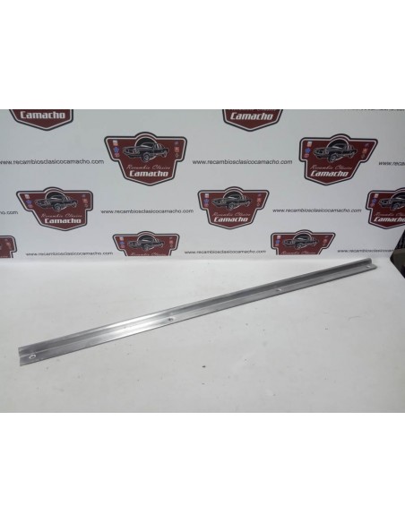 Moldura embellecedor zona inferior puerta Seat 600 y 850