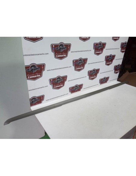 Moldura embellecedor capó delantero Seat Fura segunda serie