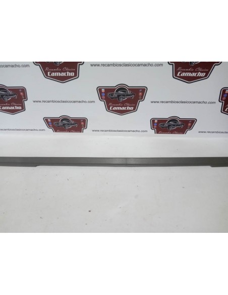 Moldura embellecedor capó delantero Seat Fura segunda serie