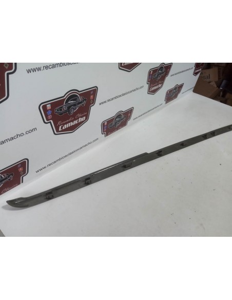 Moldura embellecedor capó delantero Seat Fura segunda serie