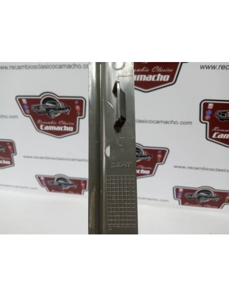 Moldura embellecedor capó delantero Seat Fura segunda serie