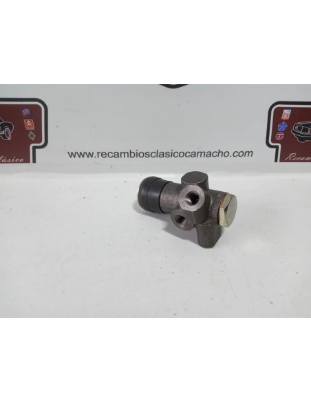 Regulador de freno Renault 4 , 6 , 12 de 2 tomas ( entrada y salida )