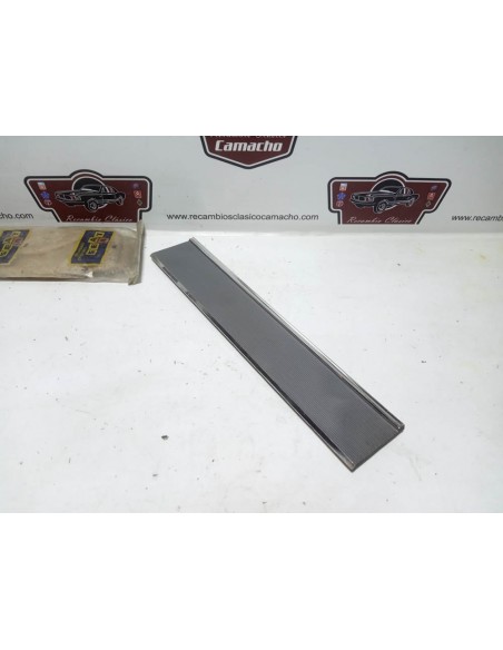 Moldura embellecedor tapa de guantera Seat 124 D