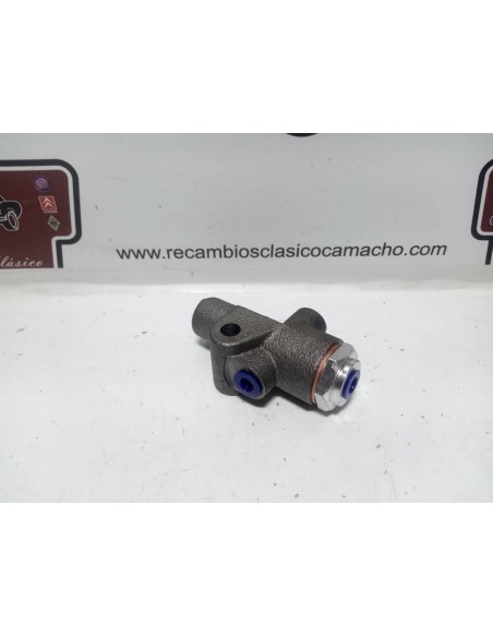 Repartidor de frenada Renault 8 , 10 y Renault 4 antiguo (1 entrada y 2 salidas)