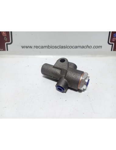 Repartidor de frenada Renault 8 , 10 y Renault 4 antiguo (1 entrada y 2 salidas)