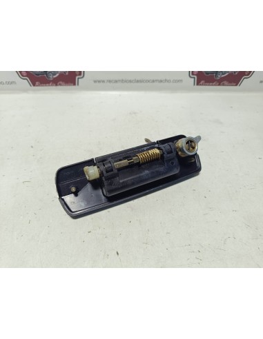 Manilla delantera derecha Seat 131 última serie con llaves