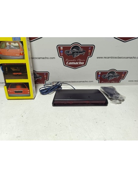 Tercera luz de freno coche clásico