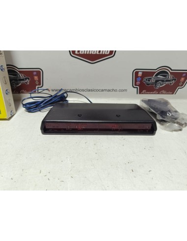 Tercera luz de freno coche clásico