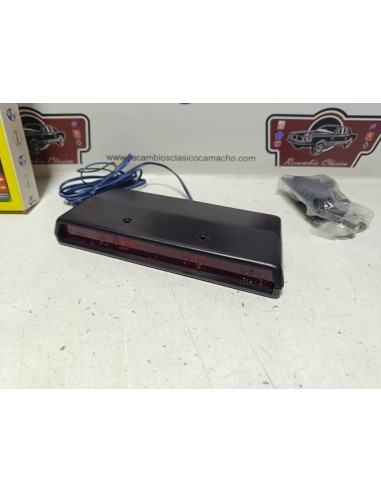 Tercera luz de freno coche clásico