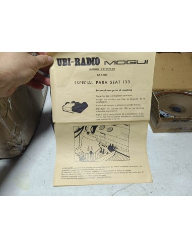Mueble de radio Seat 133