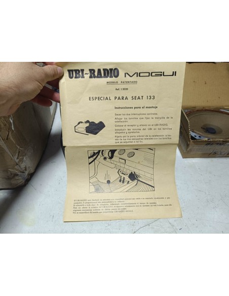 Mueble de radio Seat 133