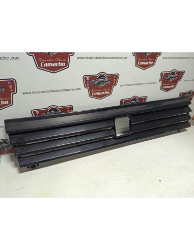 Rejilla delantera Seat Ibiza MK1 (sin emblema)