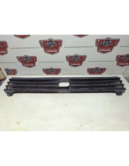 Rejilla delantera Seat Ibiza MK1 (sin emblema)