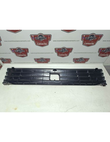 Rejilla delantera Seat Ibiza MK1 (sin emblema)