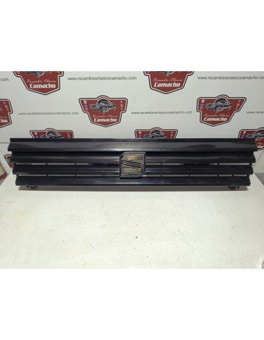 Rejilla delantera Seat Ibiza MK1 (con emblema)