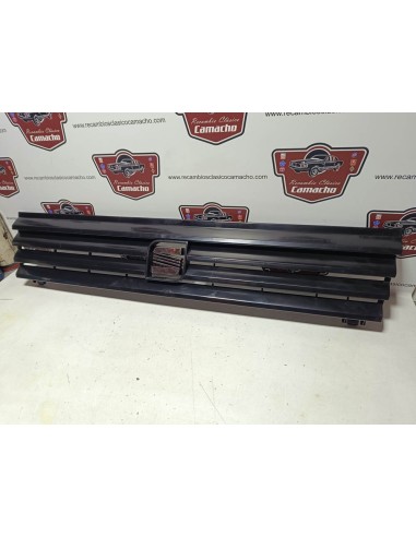 Rejilla delantera Seat Ibiza MK1 (con emblema)