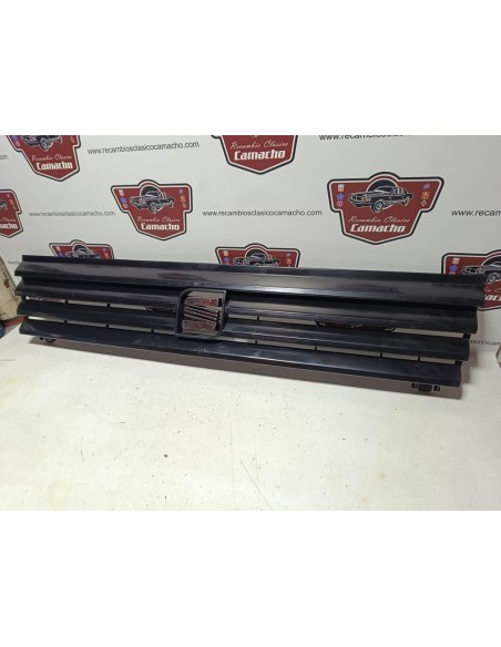 Rejilla delantera Seat Ibiza MK1 (con emblema)