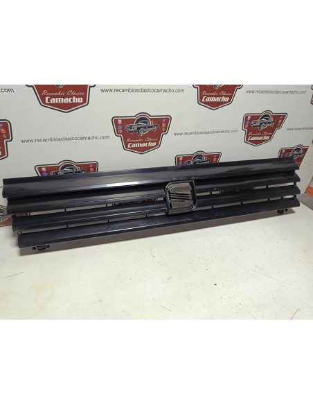 Rejilla delantera Seat Ibiza MK1 (con emblema)