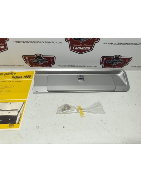 Tapa de guantera con llaves Simca 1000 modelo del 71