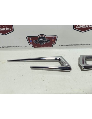 Pareja bigotera metálica Seat 600 D