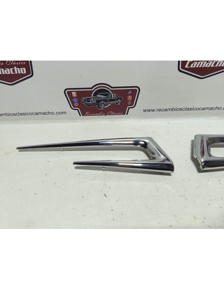 Pareja bigotera metálica Seat 600 D