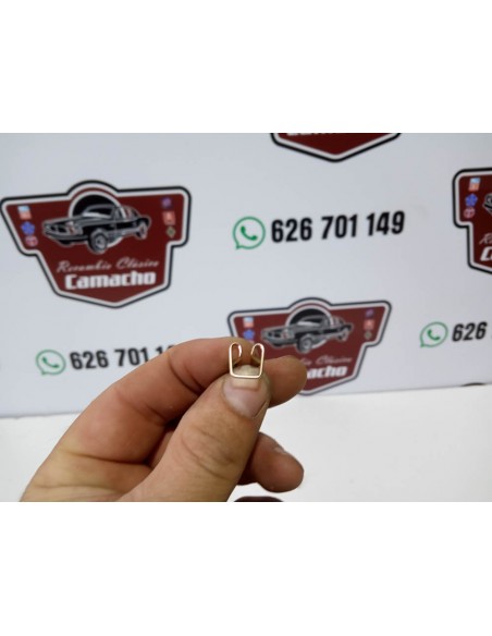 CONJUNTO 30 GRAPAS MOLDURAS SEAT 600