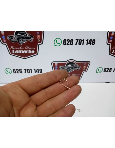 CONJUNTO 30 GRAPAS MOLDURAS SEAT 600