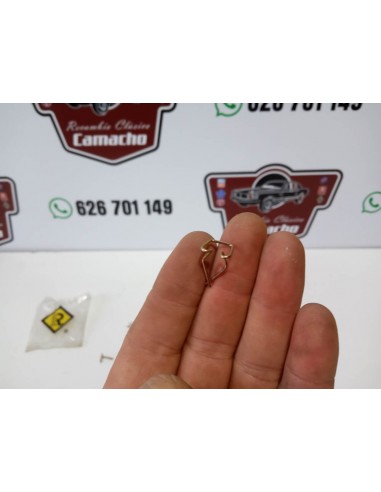 CONJUNTO 30 GRAPAS MOLDURAS SEAT 600