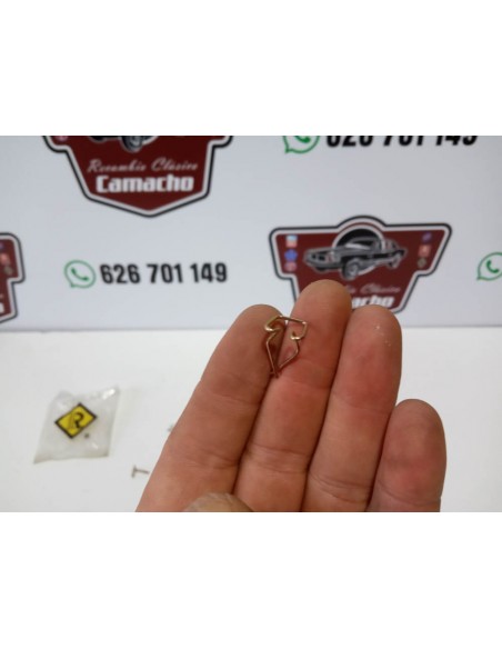 CONJUNTO 30 GRAPAS MOLDURAS SEAT 600