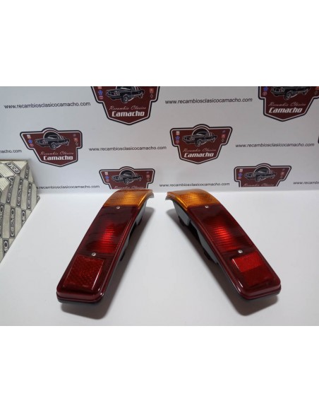 PAREJA PILOTO TRASERO SEAT 127  CON PORTALAMPARAS