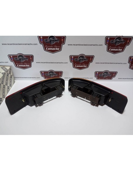 PAREJA PILOTO TRASERO SEAT 127  CON PORTALAMPARAS